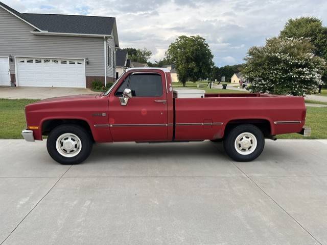 Gmc-Sierra-2500-1986-red