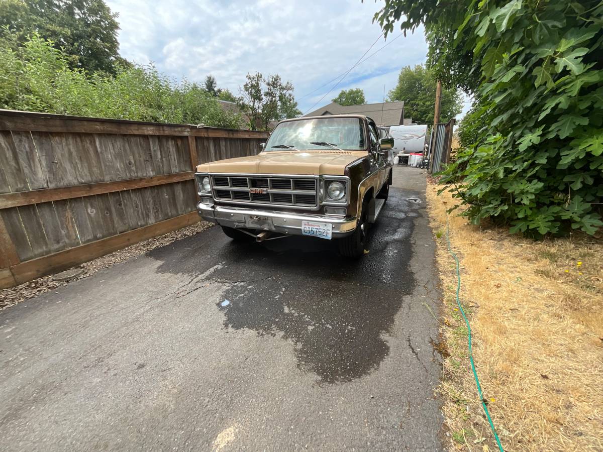 Gmc-Sierra-classic-c2500-1977-brown