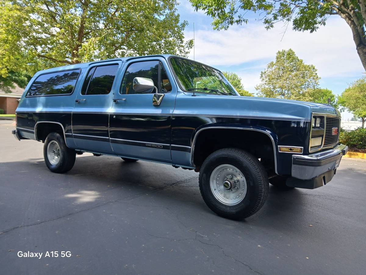 Gmc-Suburban-1500-1989