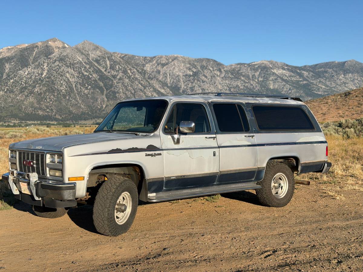 Gmc-Suburban-1500-1991-silver