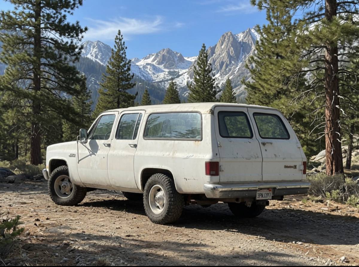 Gmc-Suburban-2500-1988-white