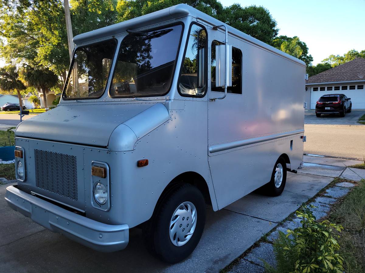 Grumman-kurbmaster-1979-silver