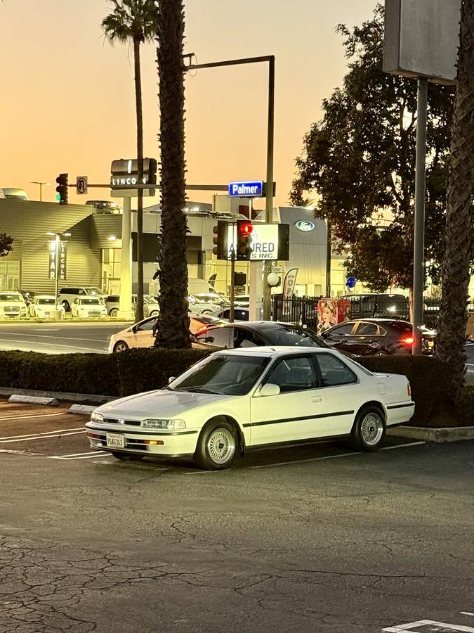 Honda-Accord-1993-white