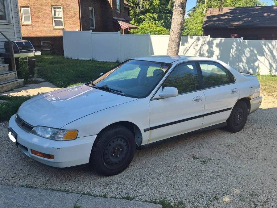 Honda-Accord-lx-1996-white