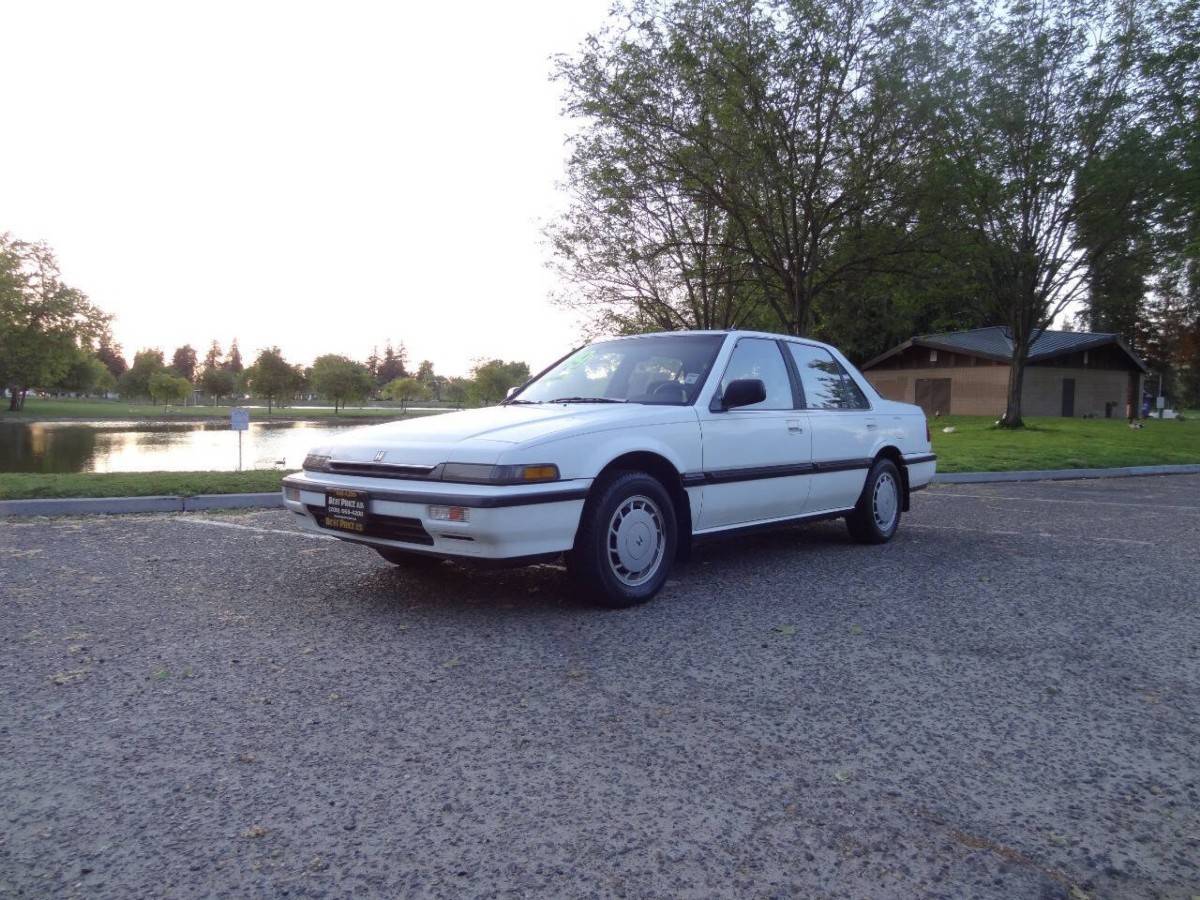 Honda-Accord-lxi-4dr-sedan-1989-white