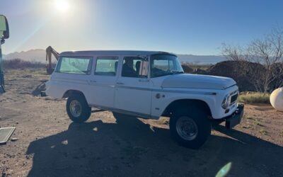 International Harvester 1100C Travelall 4x4 1968