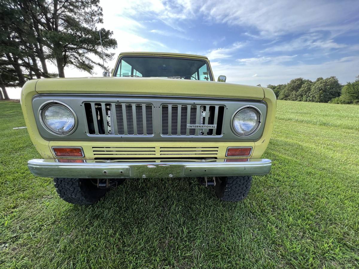 International-ihc-1974-yellow