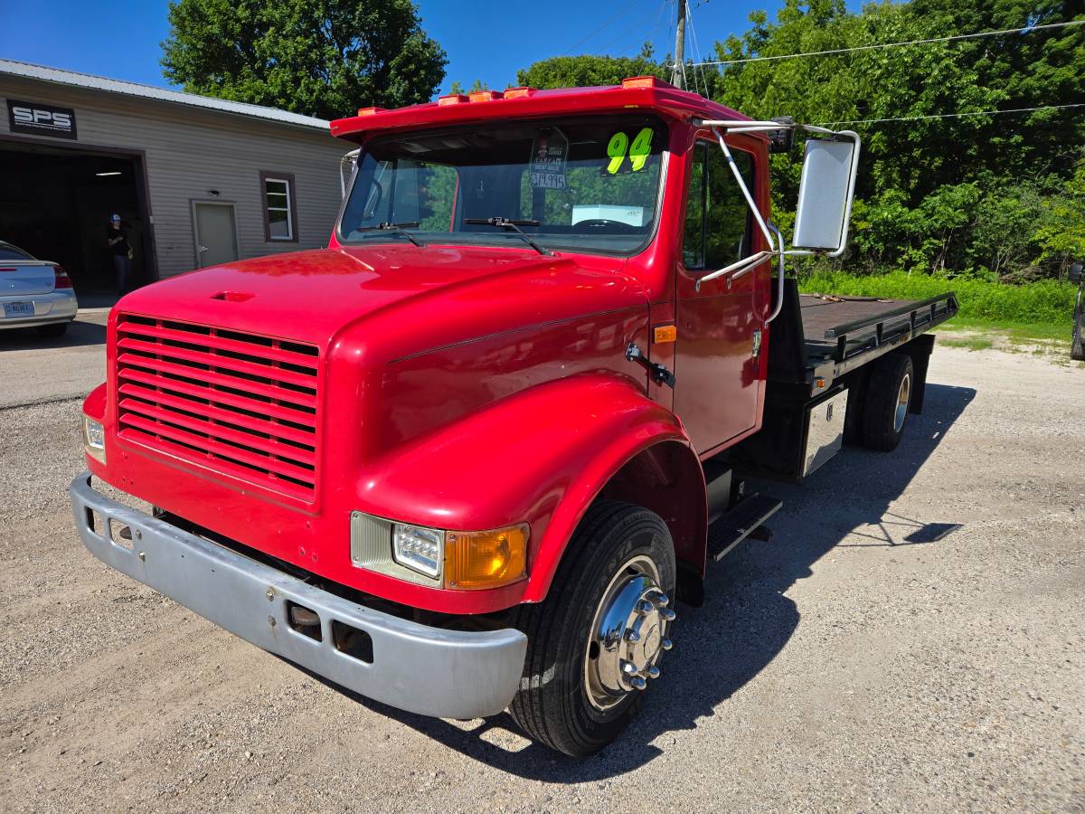 International-ihc-4700-low-profile-1994-red