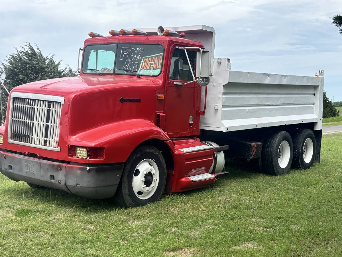 International-ihc-9200-1994-red