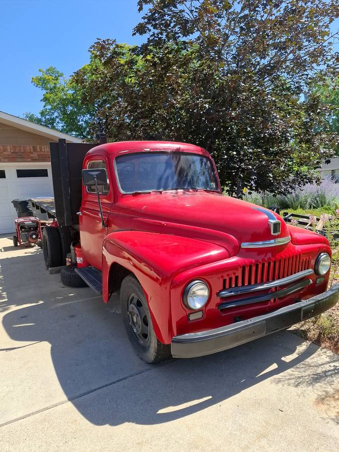 International-ihc-L-130-1952-red