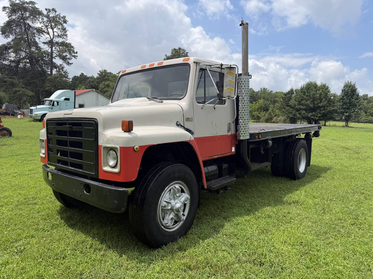 International-ihc-S1700-1985-red