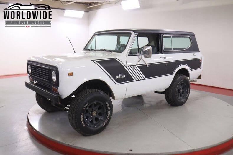 International-ihc-Scout-1976-White-BlueGray