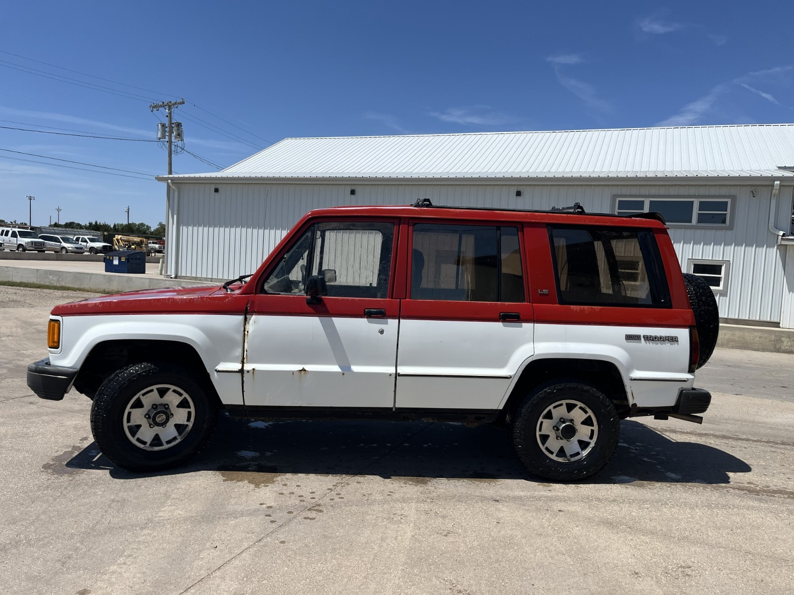 Isuzu-Trooper-1988-SUV-Tan