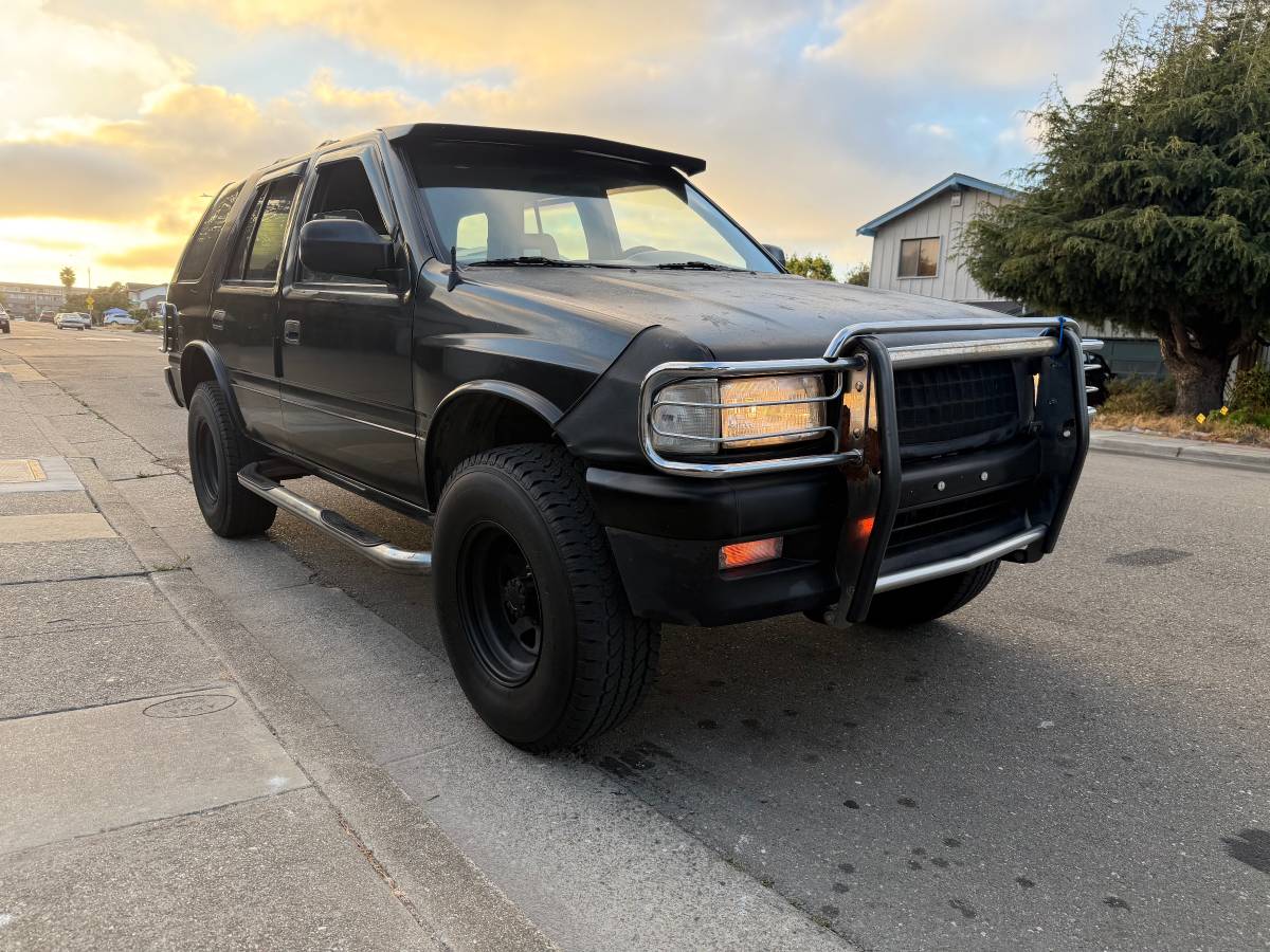 Isuzu-rodeo-1995-black