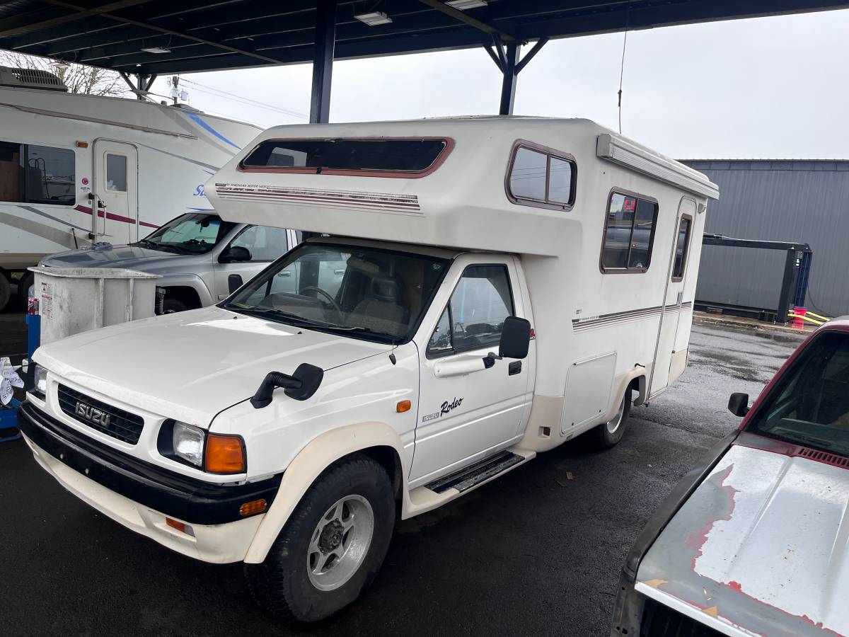 Isuzu-rodeo-rv-1992-custom