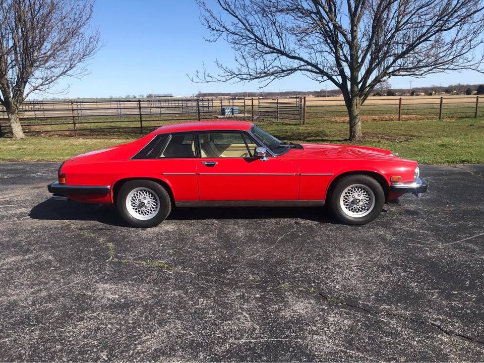 Jaguar-1991-red