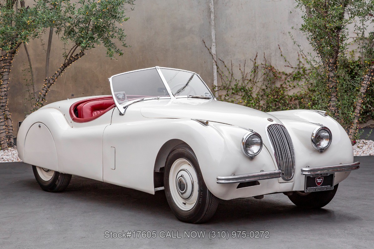 Jaguar-XK120-Roadster-1952