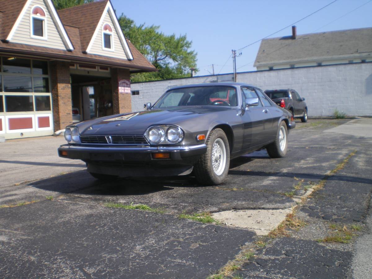 Jaguar-Xj-s-1989