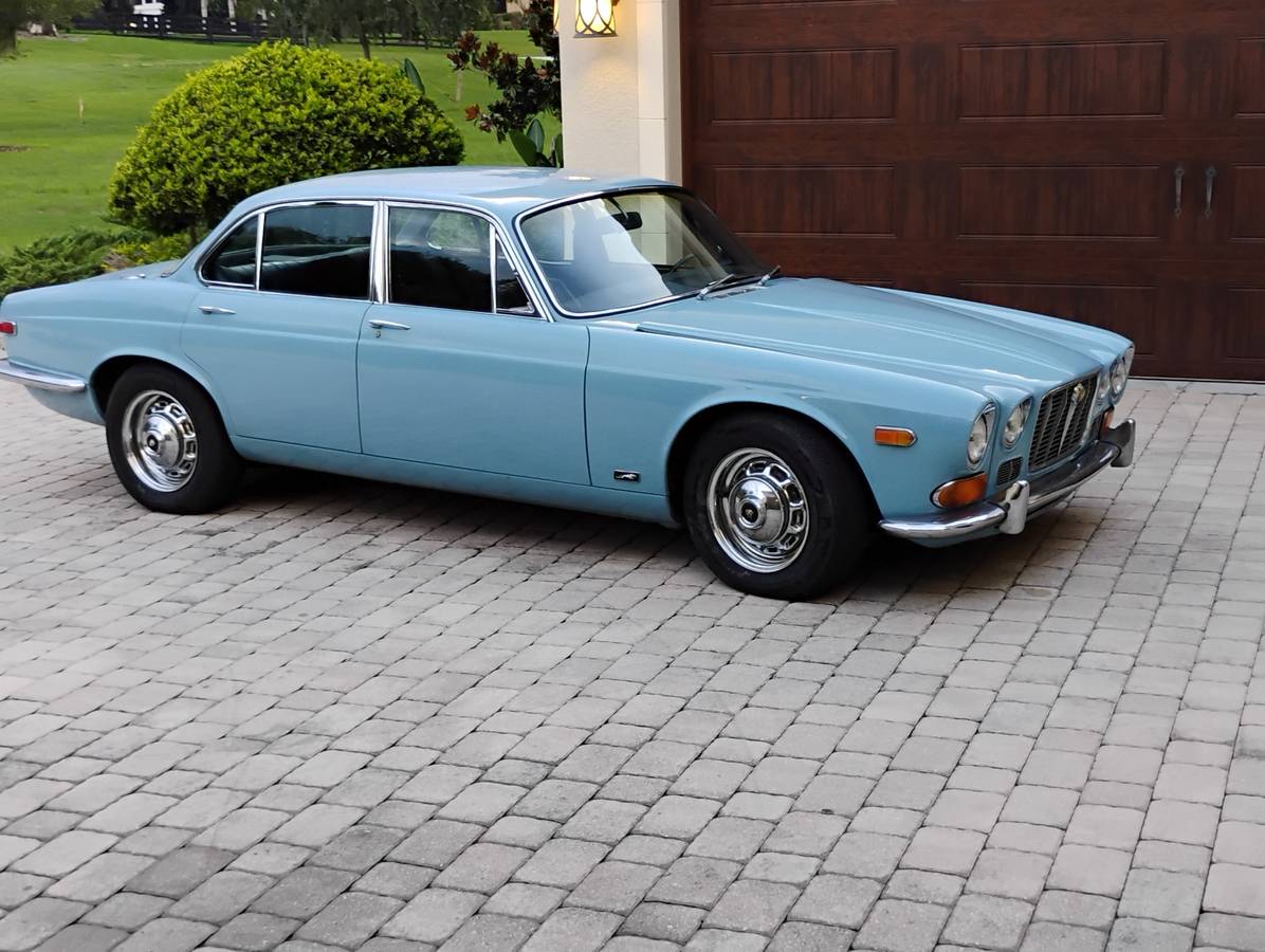 Jaguar-Xj6-series-1-1971-blue
