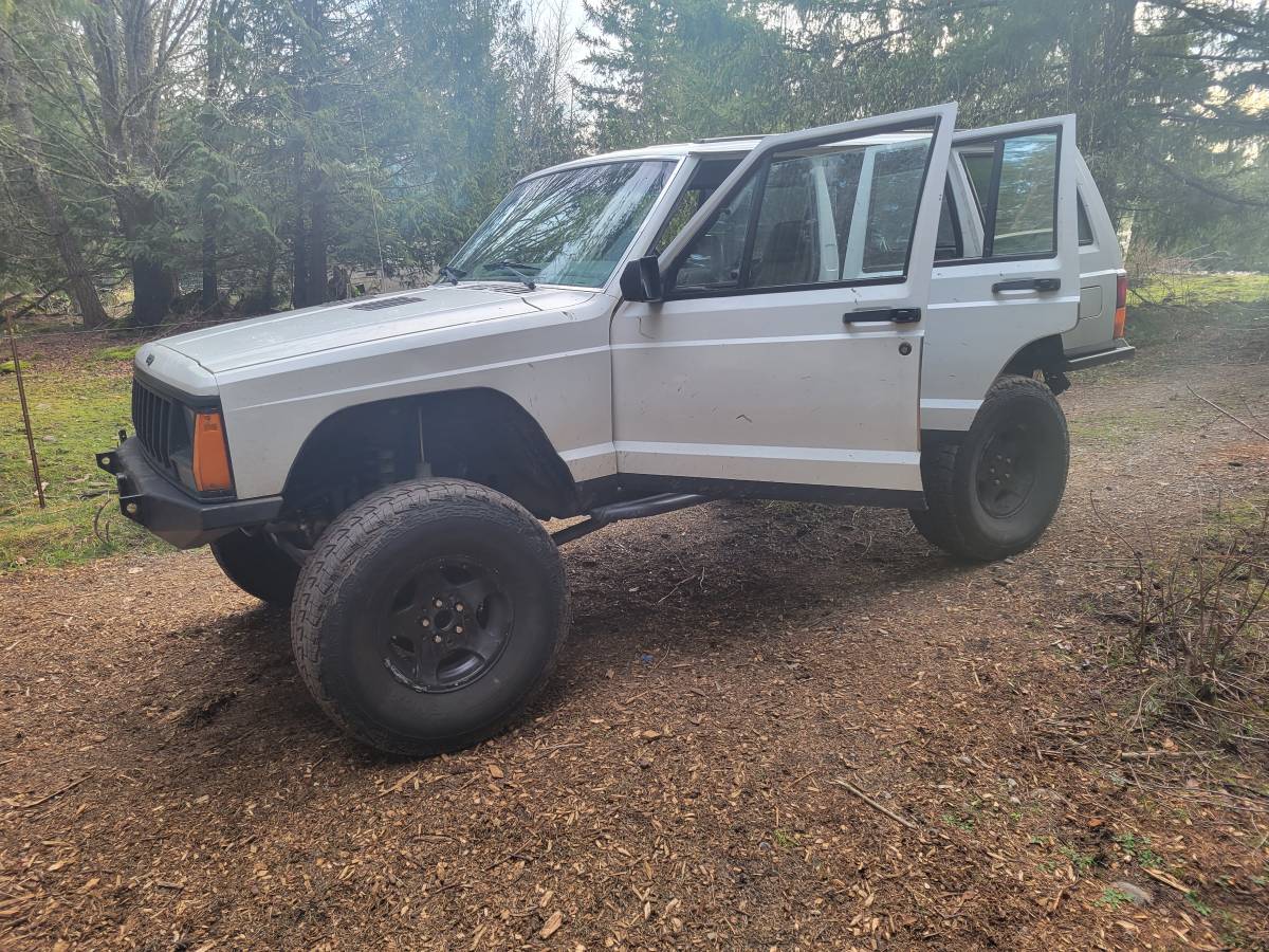 Jeep-1990-white