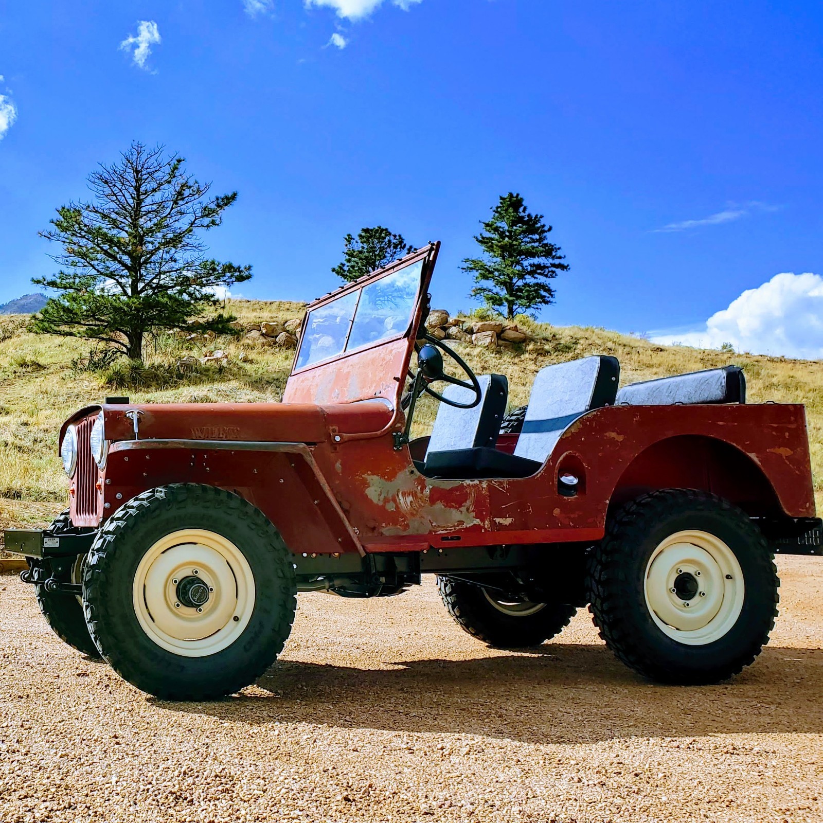 Jeep-CJ-1947-SUV-Red