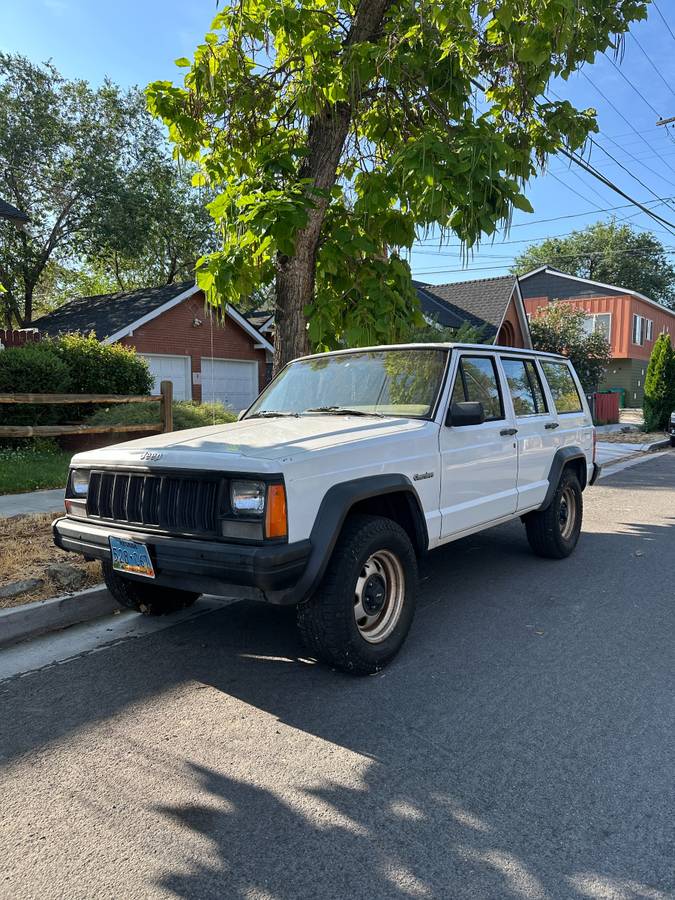 Jeep-Cherokee-1995-white