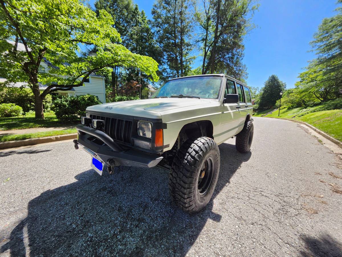 Jeep-Cherokee-1996-white