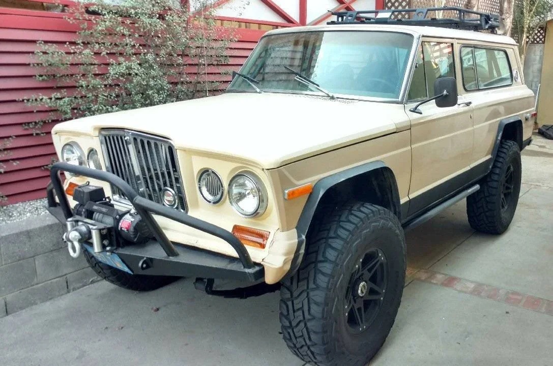 Jeep-Cherokee-4wd-chief-2-door-1977-Tan-Tan