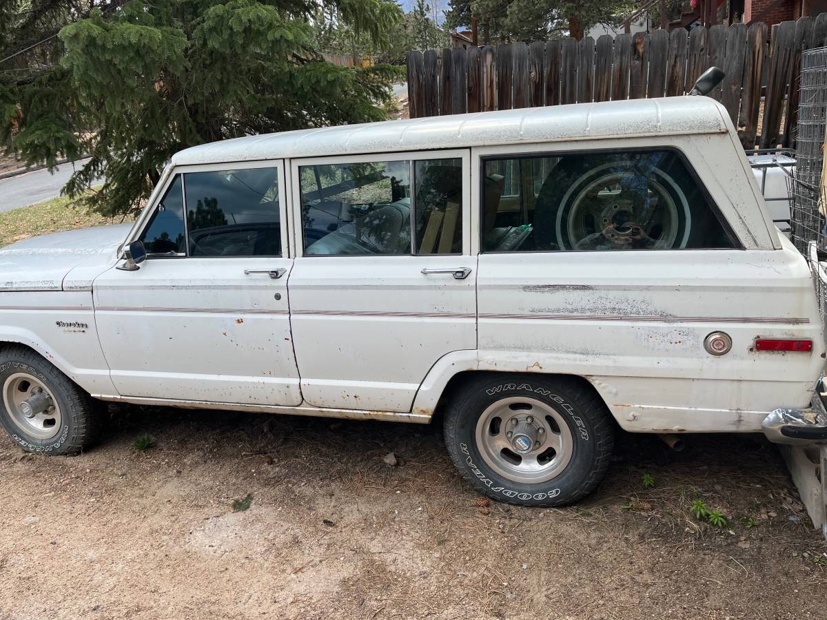 Jeep-Cherokee-fsj-1977-white