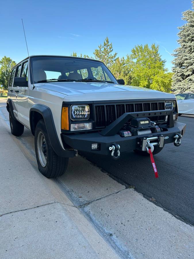 Jeep-Cherokee-se-1996-white