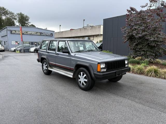 Jeep-Cherokee-sport-4wd-1993-grey