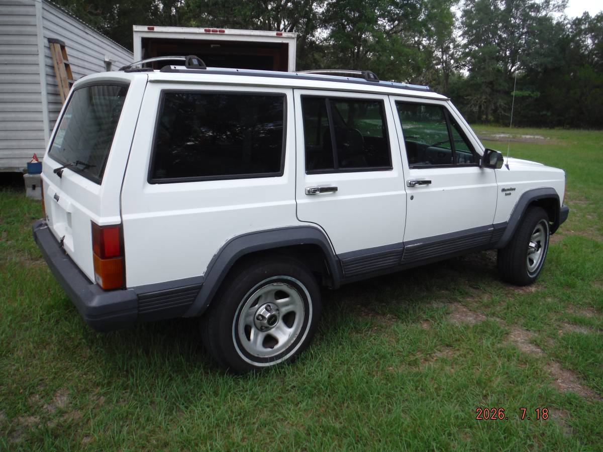 Jeep-Cherokee-xj-1991-white
