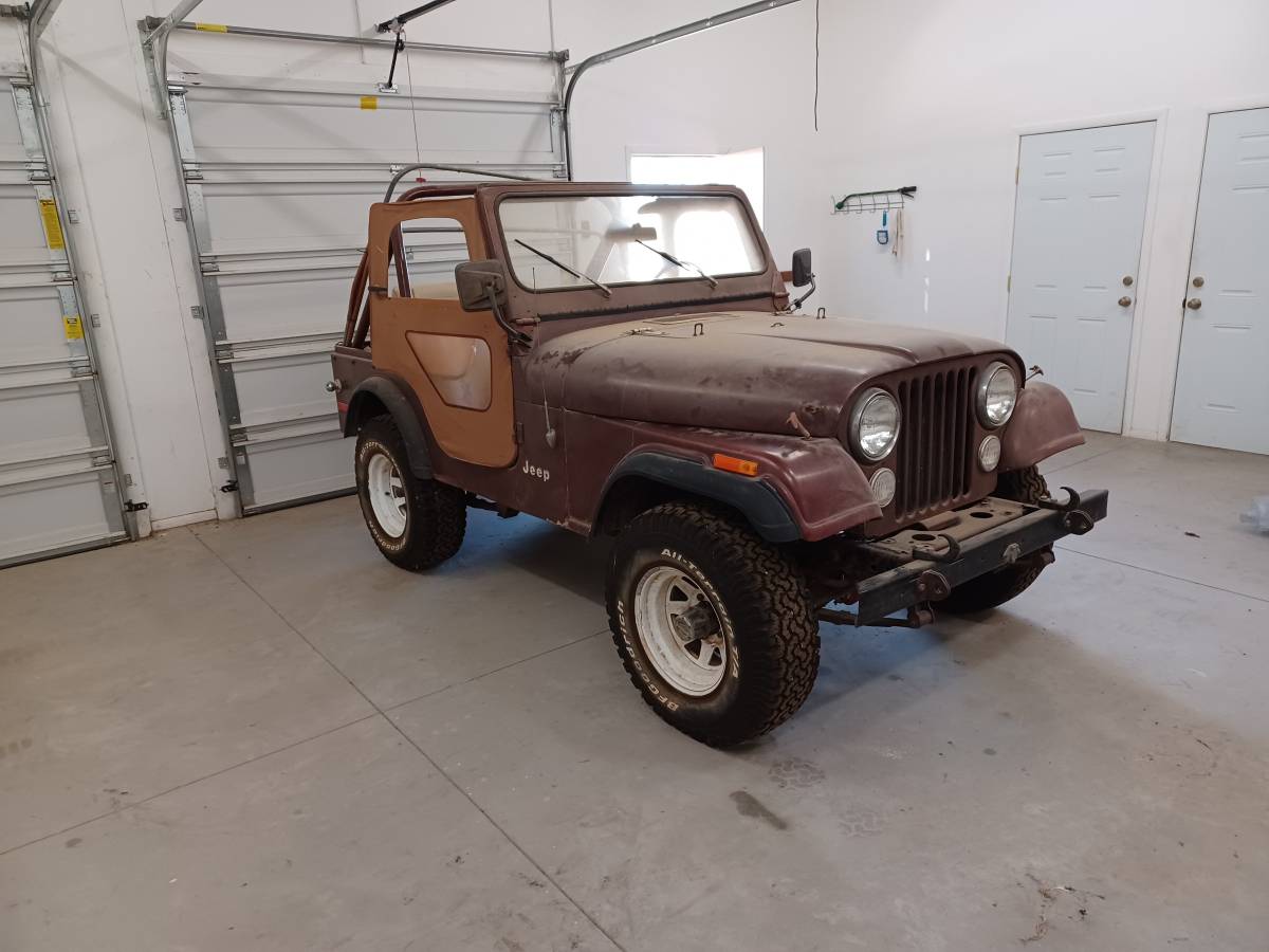 Jeep-Cj-1979-brown