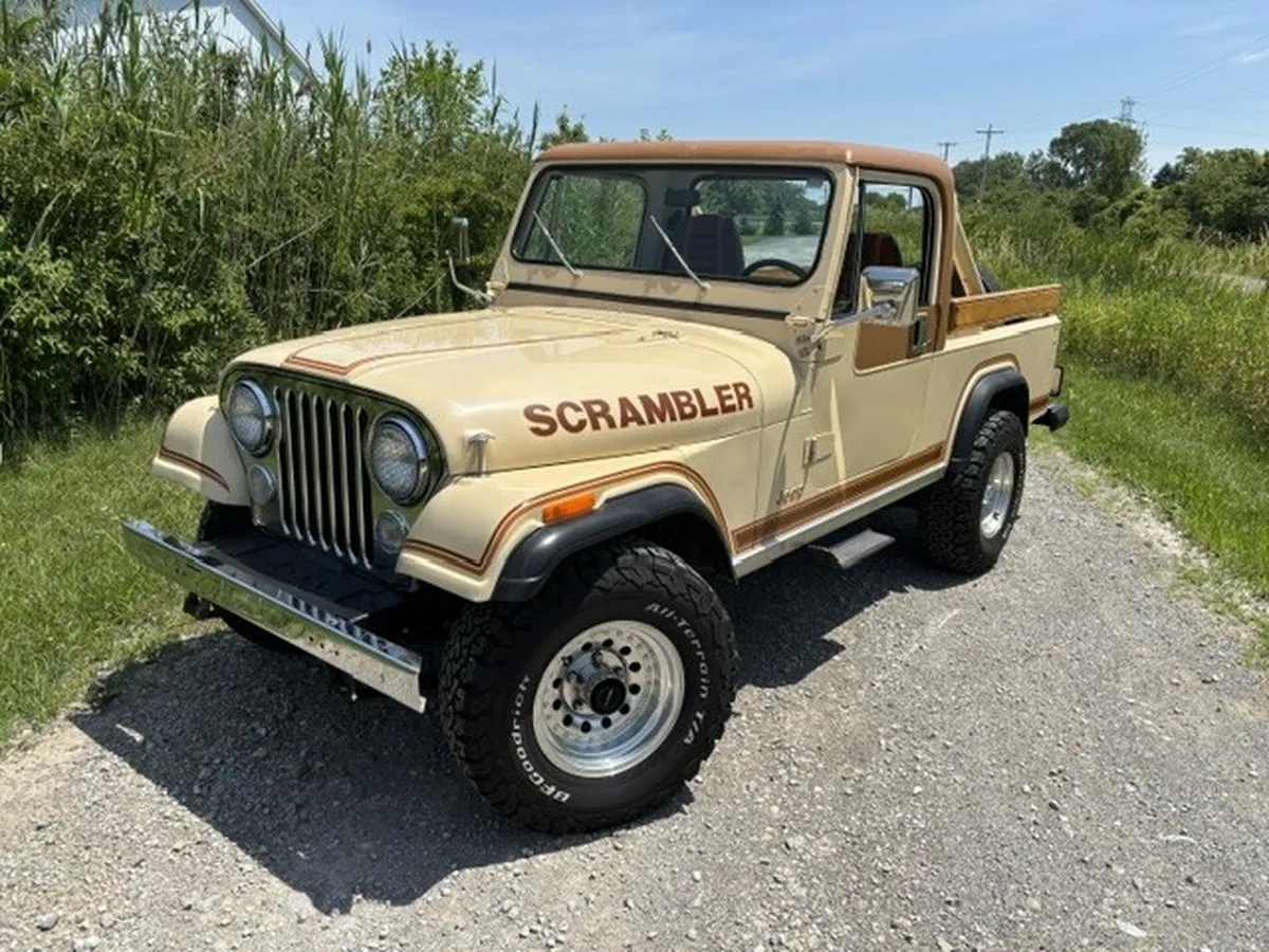 Jeep-Cj-8-scrambler-1983-Tan-Tan