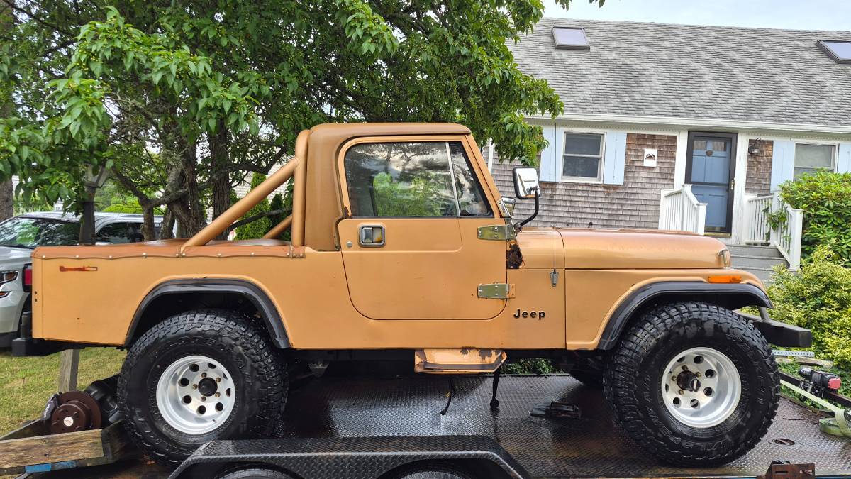 Jeep-Cj-8-scrambler-base-1984-orange