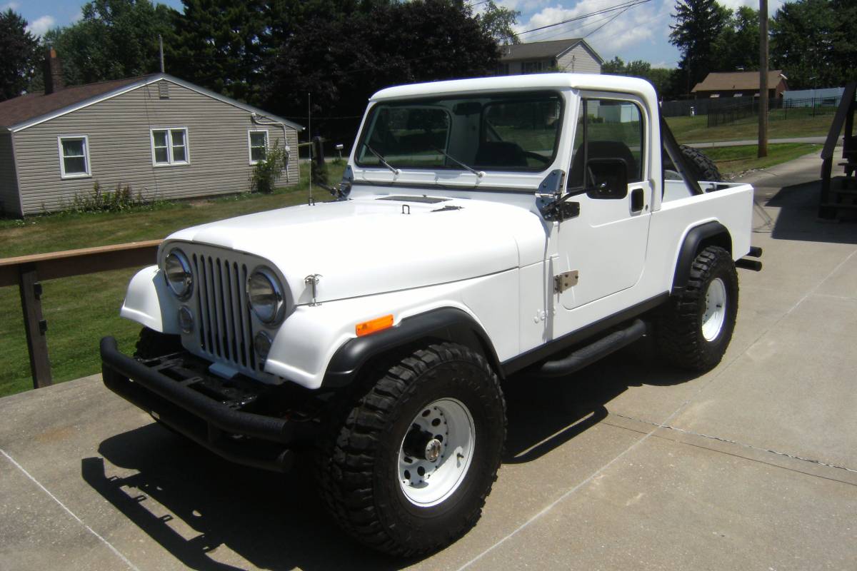 Jeep-Cj8-scrambler-1982-white
