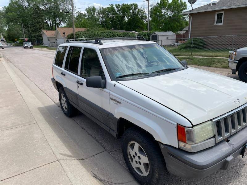 Jeep-Grand-cherokee-4x4-laredo-1994-white
