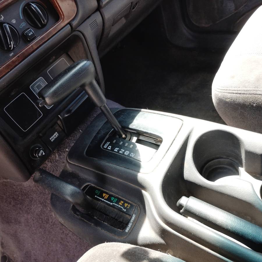Jeep-Grand-cherokee-laredo-4x4-1996-red