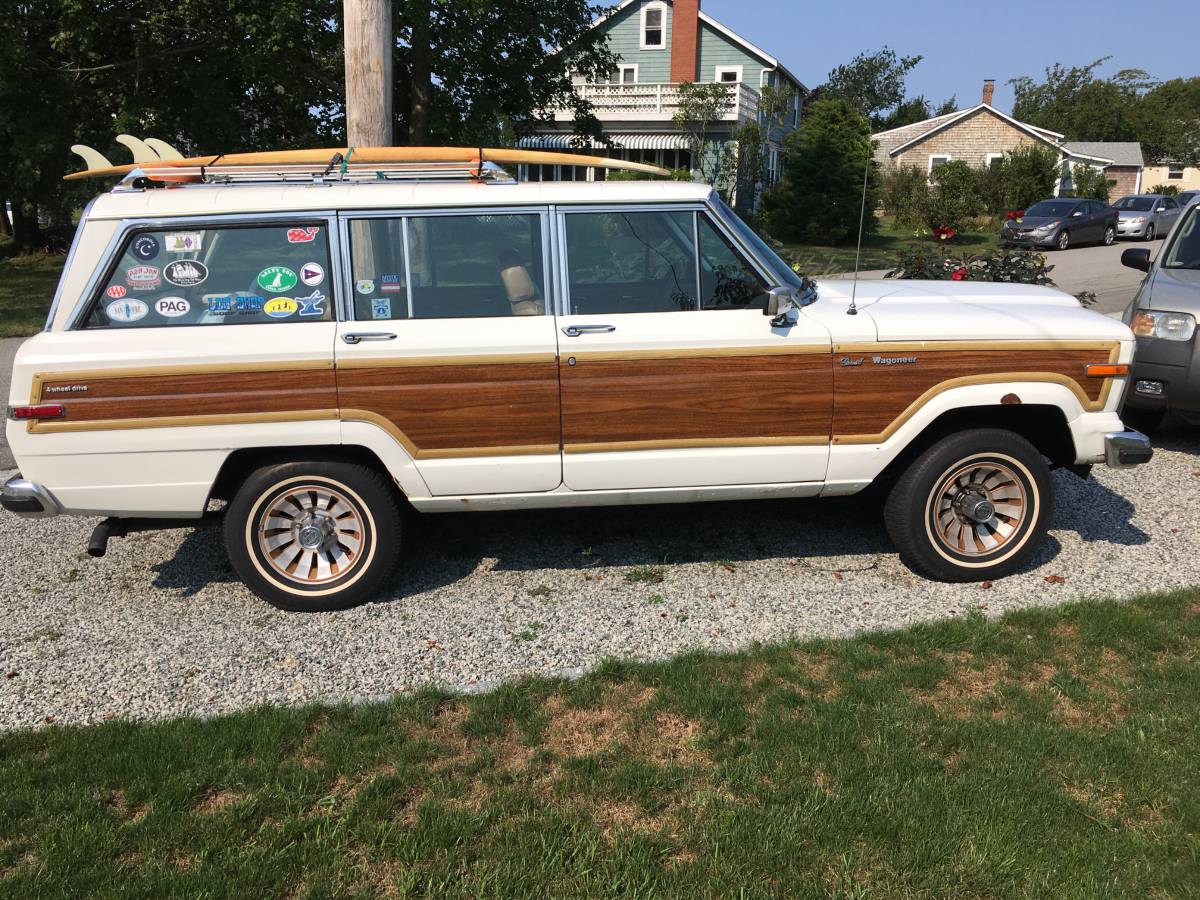 Jeep-Grand-wagoneer-1985