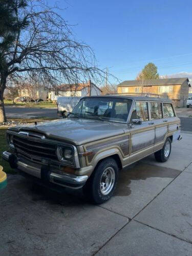 Jeep-Grand-wagoneer-1989