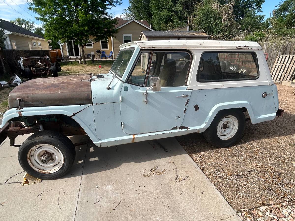 Jeep-Jeepster-commando-1969