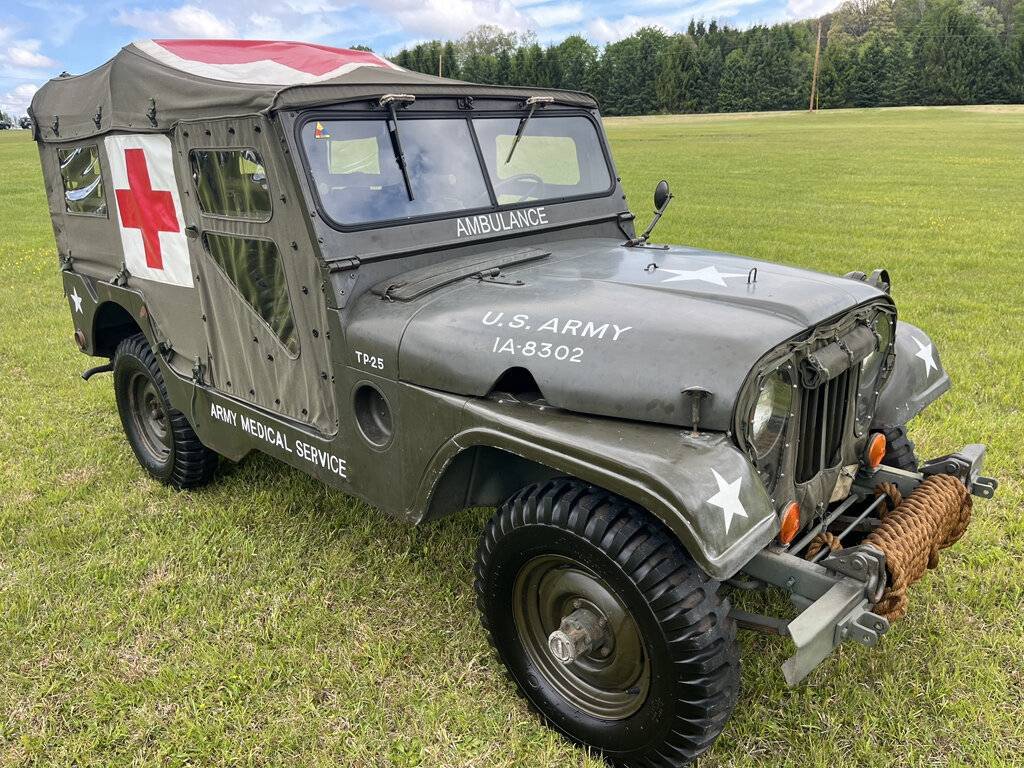 Jeep-M170-frontline-ambulance-1955-green