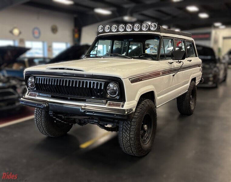 Jeep-Wagoneer-1968-White