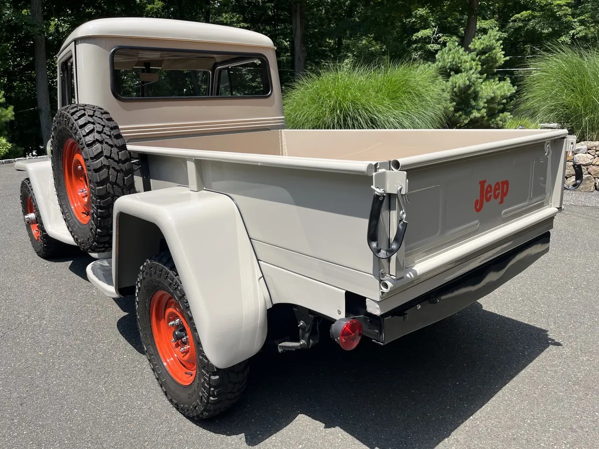 Jeep-Willys-pickup-1960-Mojave-Sand-Tan