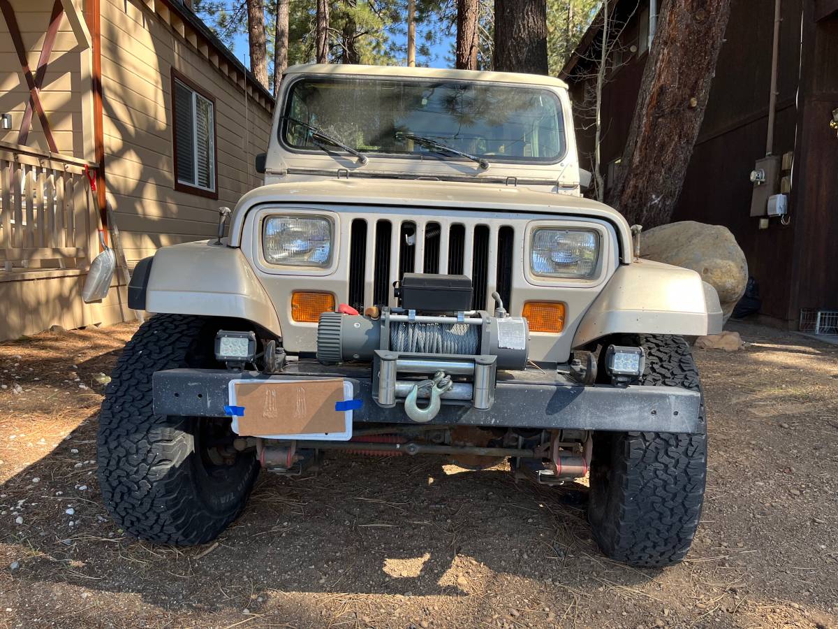 Jeep-Wrangler-1993