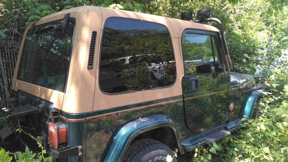 Jeep-Wrangler-sahara-1993-green