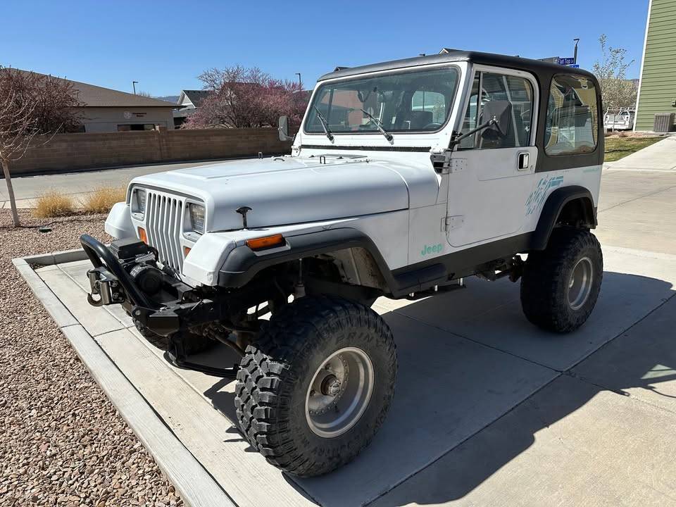 Jeep-Wrangler-yj-1993-white
