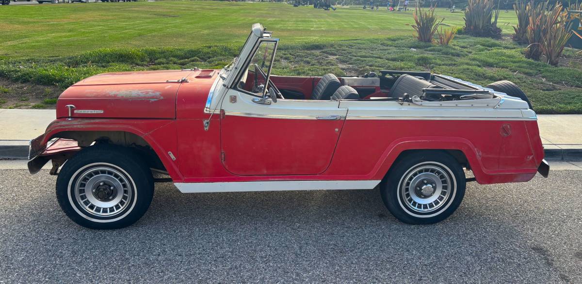 Jeepster-commando-1967-red