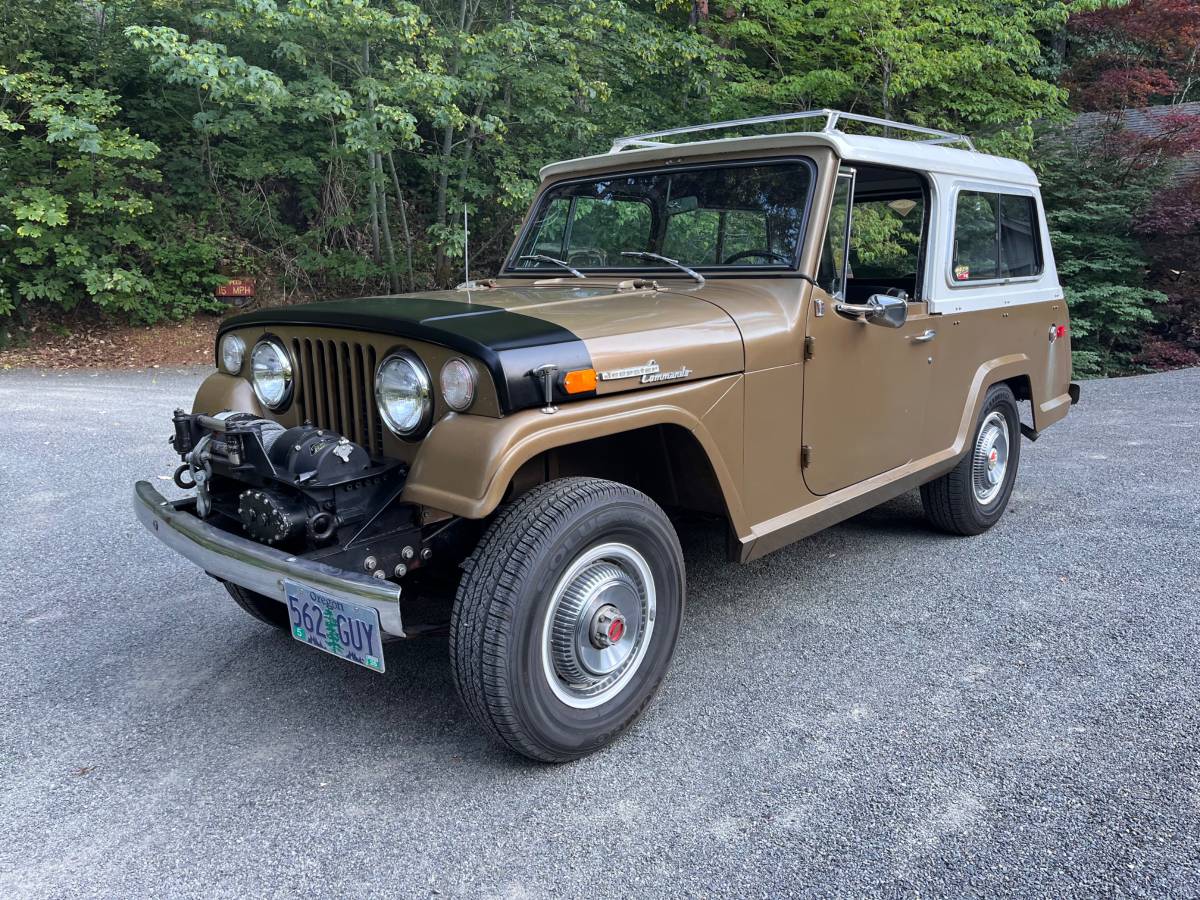 Jeepster-commando-1970-brown
