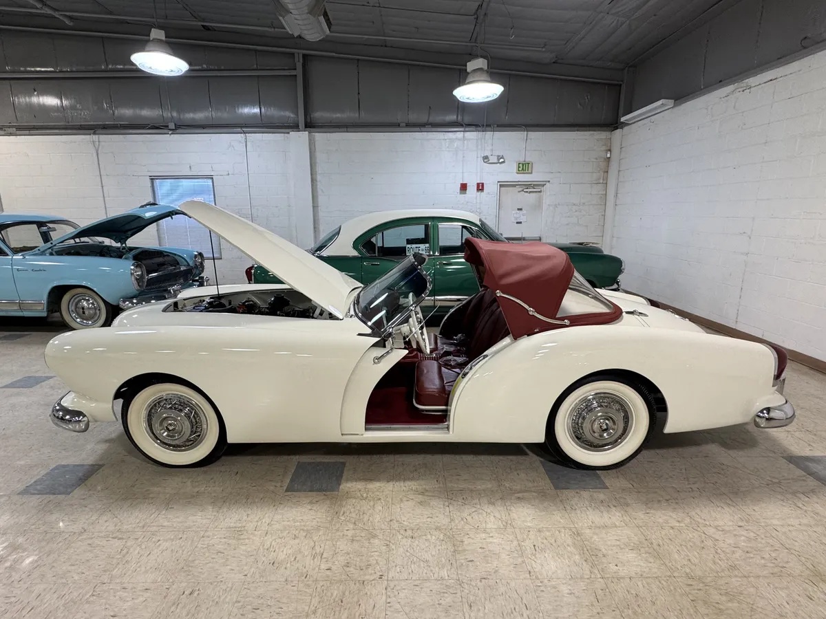 Kaiser-Darrin-1954-Champagne-Red